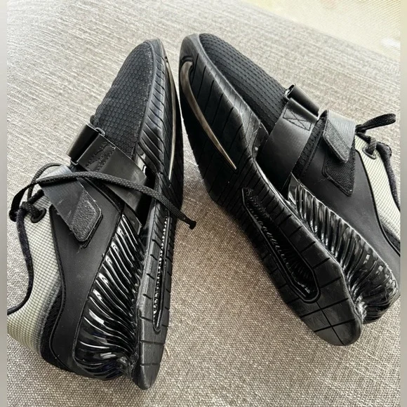 NIKE ROMELOS 4 WeighLifting ATHLETIC SHOES - Picture 8 of 11